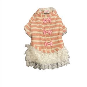 Wooflink sweater with ruffle bottom